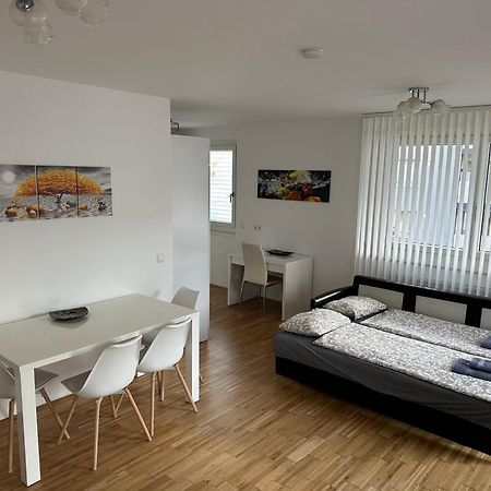 וינה Hauptbahnhof Ferienwohnung Am Park מראה חיצוני תמונה