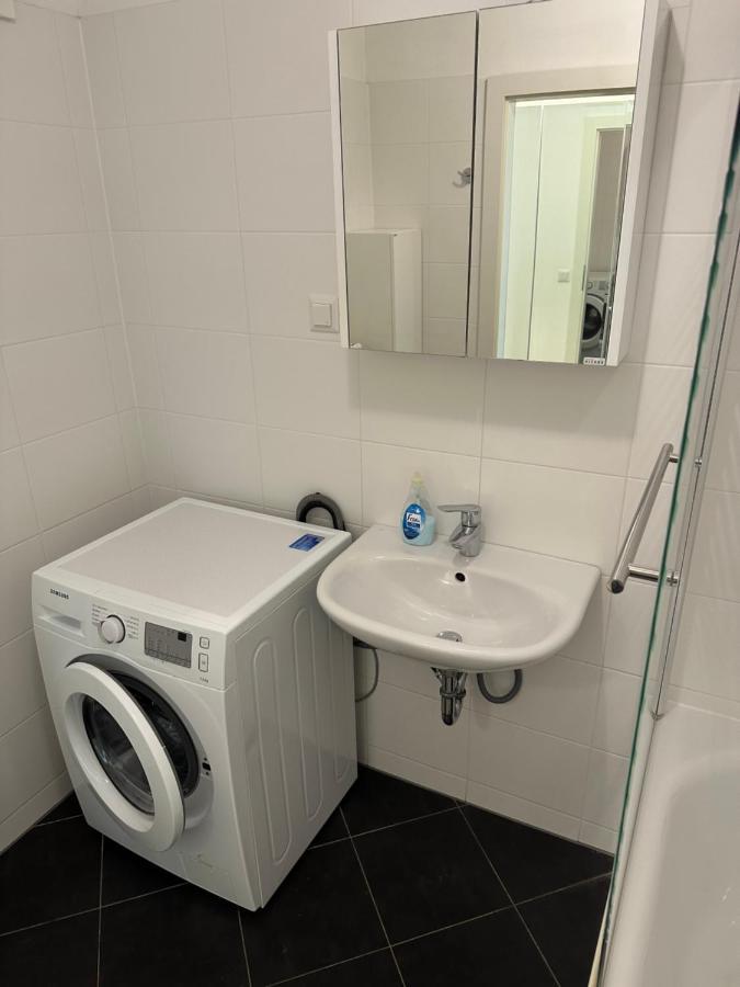 וינה Hauptbahnhof Ferienwohnung Am Park מראה חיצוני תמונה